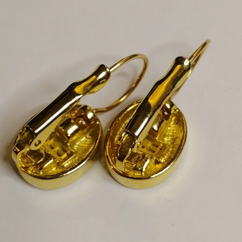 Vintage Liz‎ Claiborne Dainty Gold And Black Signed Lever Back Earrings